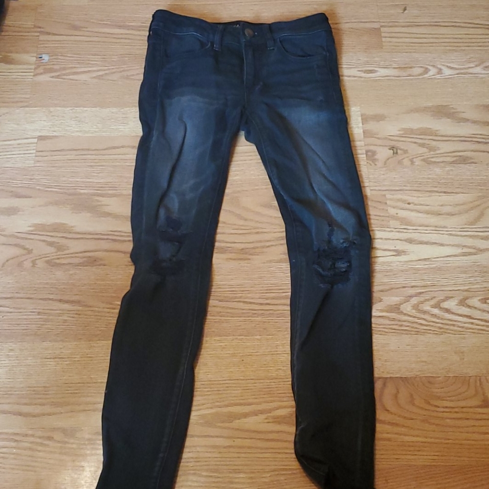 Black American Eagle ripped Jeggings